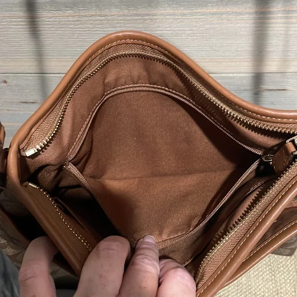 Coach Crossbody - Picture 5 of 6